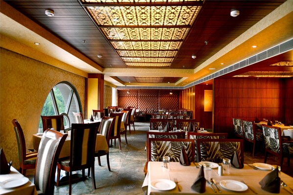 Breakfast, lunch, dinner and brunch served  - Hotel Regent Grand (New Delhi)