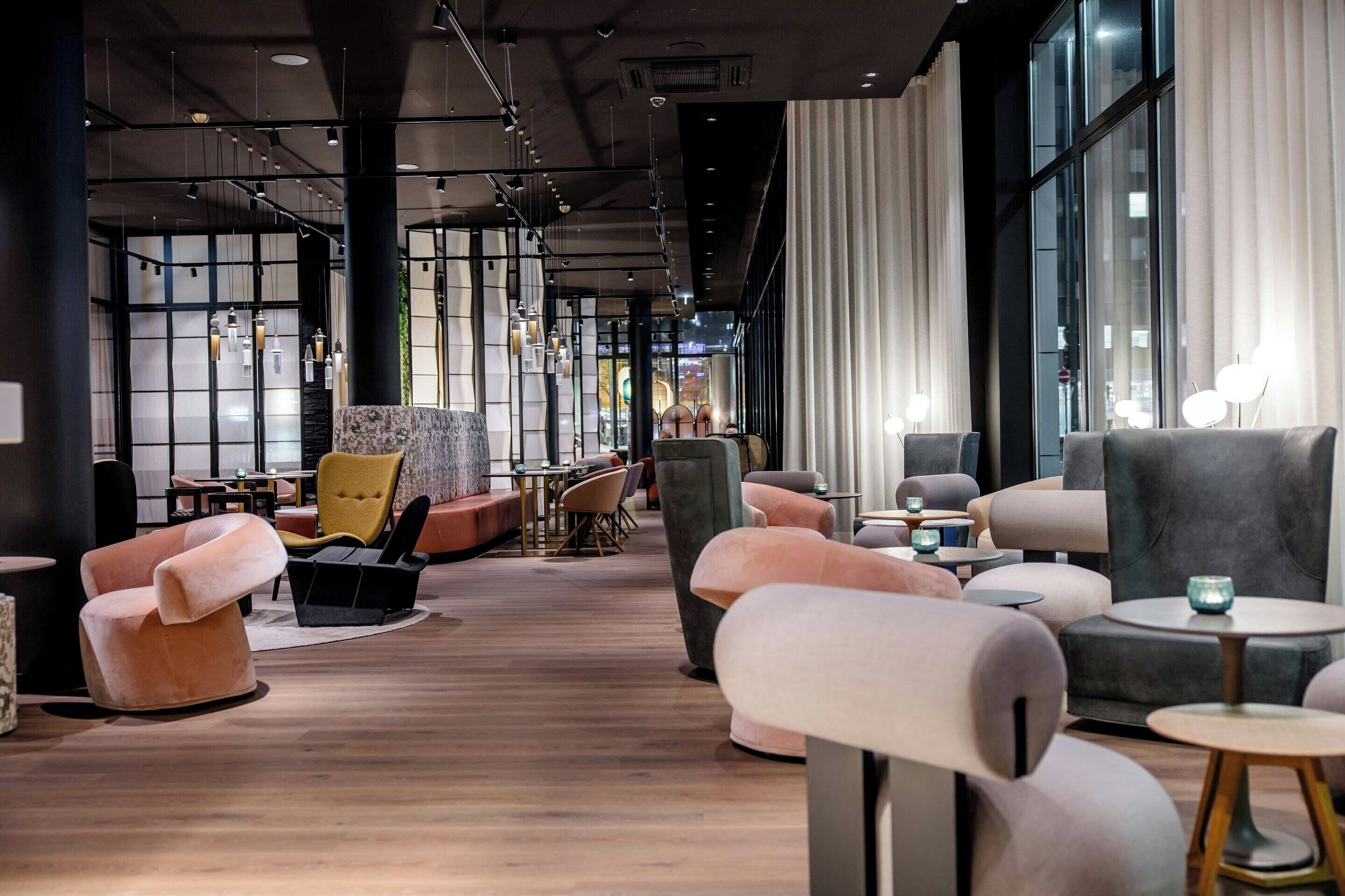 Photo - Motel One Düsseldorf-Hauptbahnhof