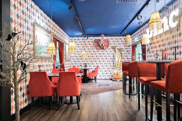 2 restaurants; breakfast, lunch and dinner served  - Best Western Hotell Ljungby (Ljungby)