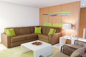 Deluxe Suite - Garden View | 1 habitación, ropa de cama de alta calidad y minibar