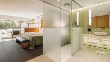 So Suite | Salle de bain | Articles de toilette gratuits, sèche-cheveux, chaussons
