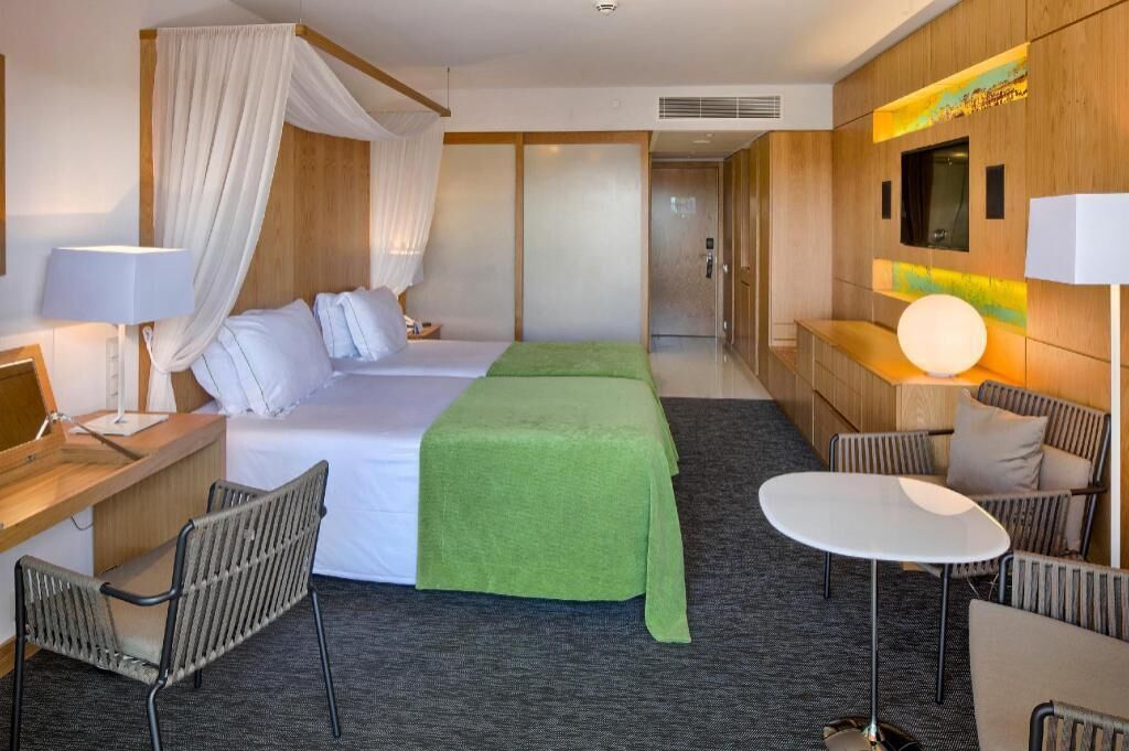 1 bedroom, premium bedding, minibar, in-room safe