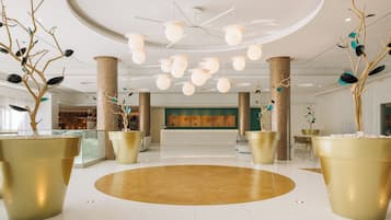 Quầy tiếp tân