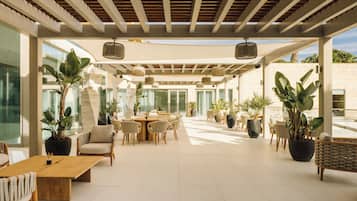 2 Restaurants, Frühstück, Abendessen, mediterrane Küche