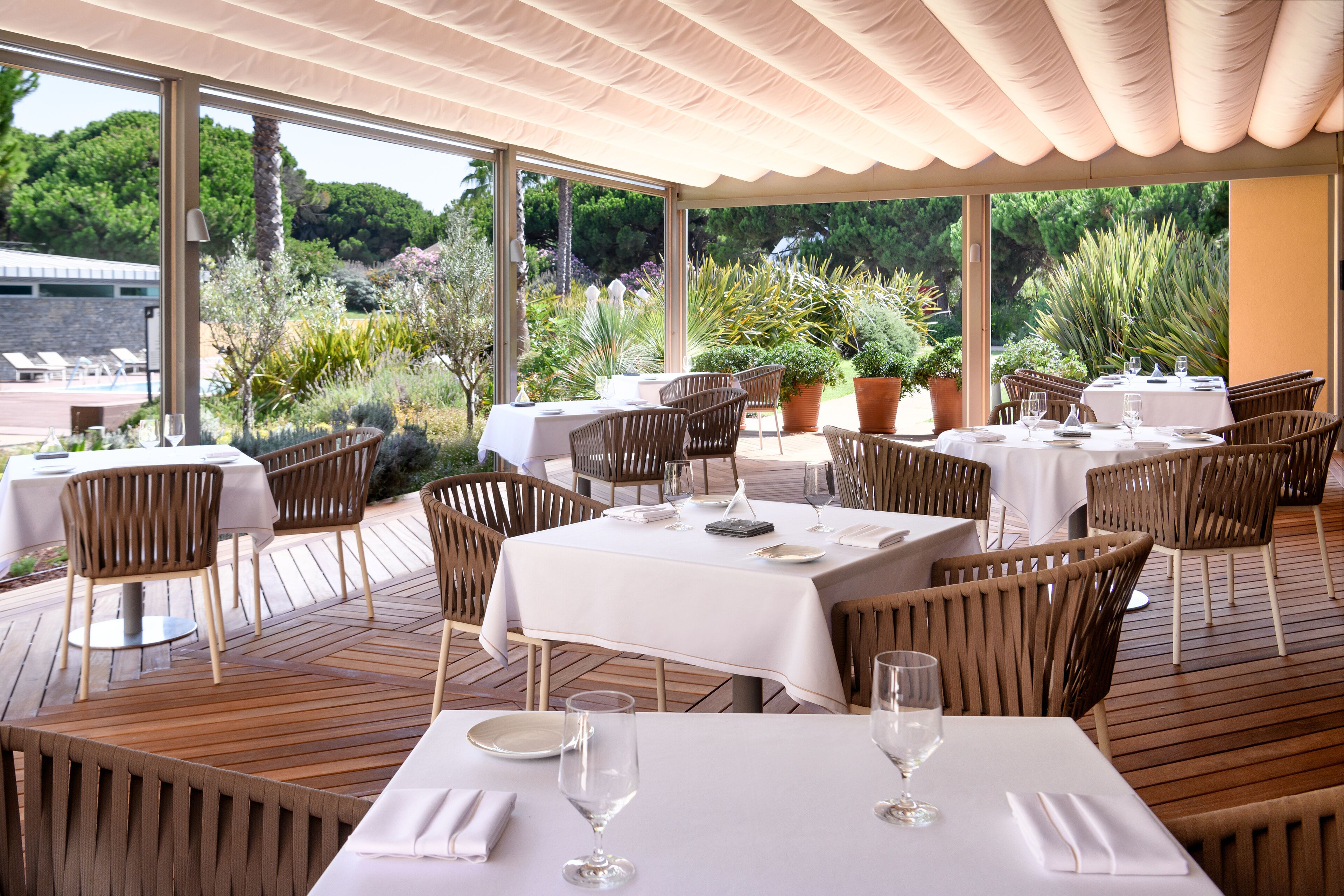 2 restaurants, breakfast, dinner served; mediterranean cuisine