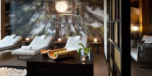 Couples treatment rooms, sauna, hot tub, steam room, body treatments