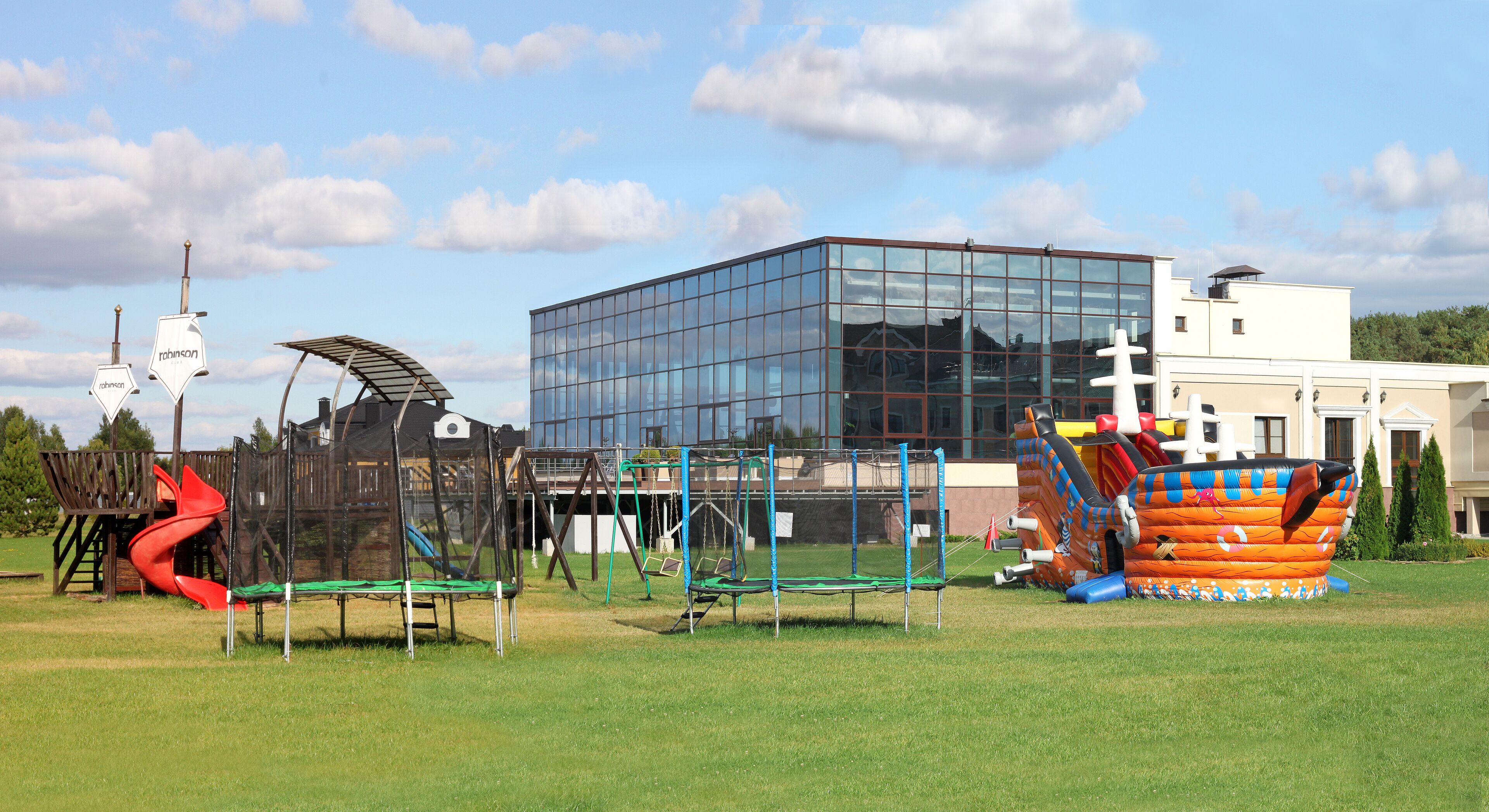 Children’s play area – outdoor