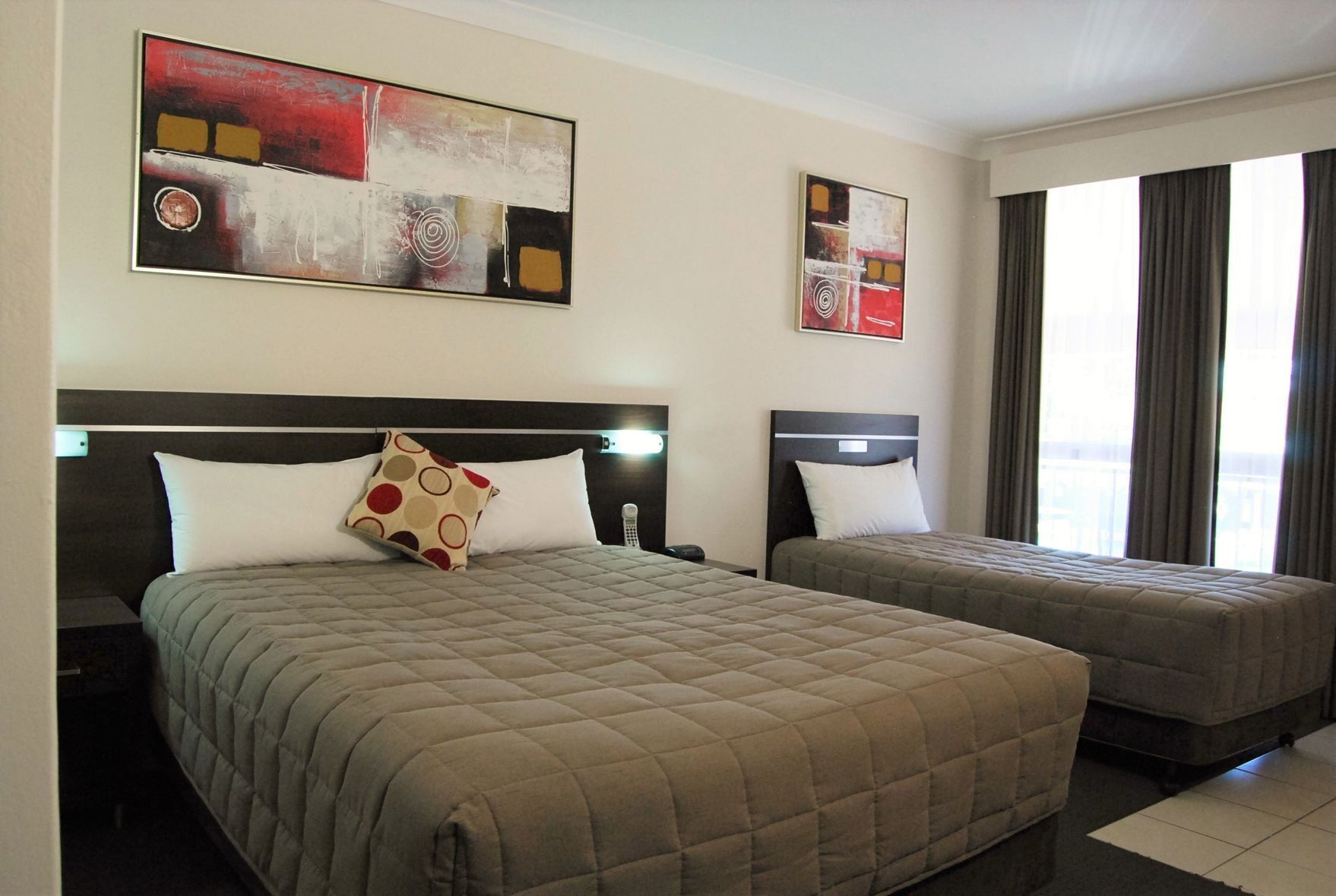 Desk, laptop workspace, iron/ironing board, free WiFi