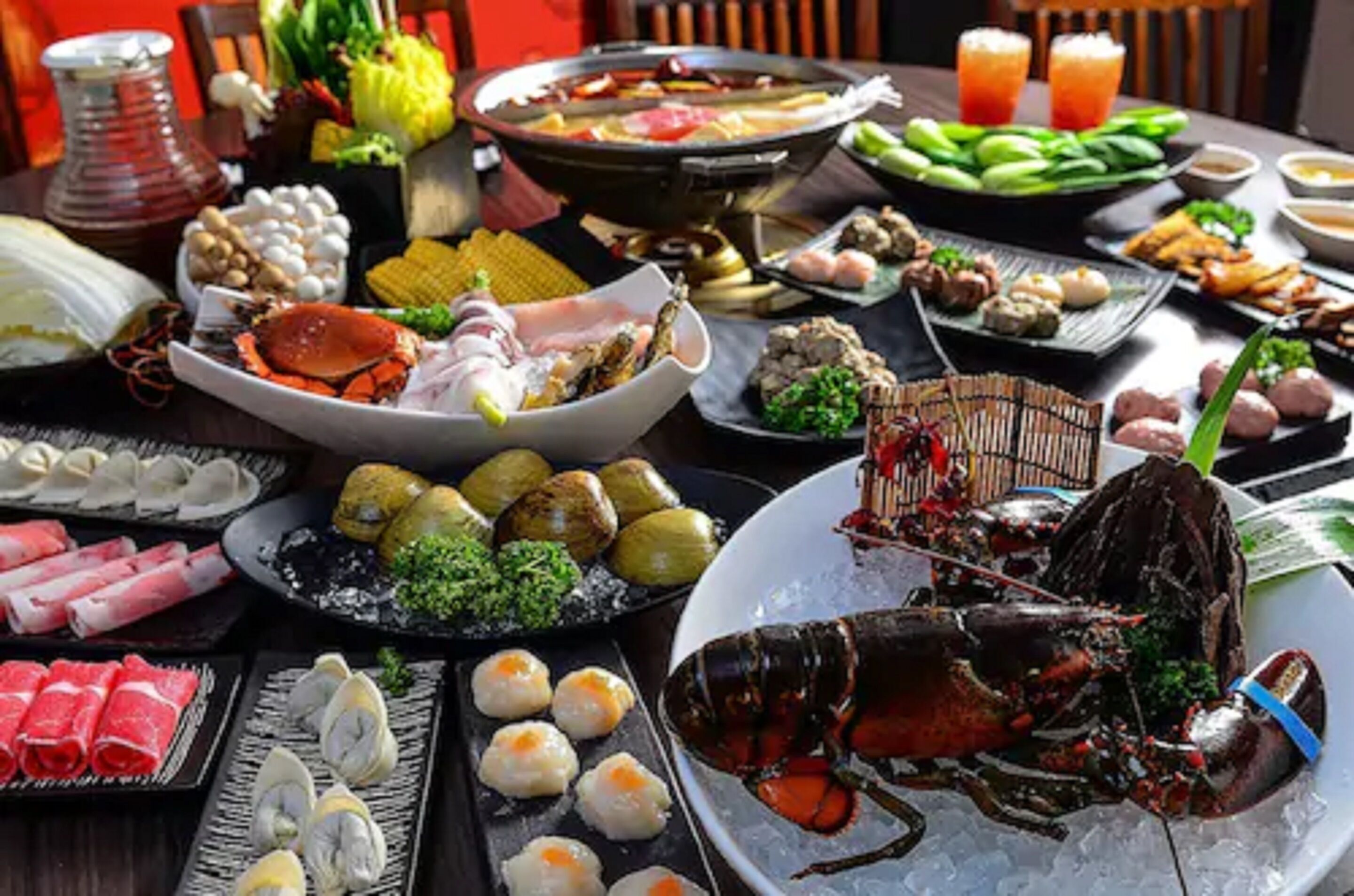 4 restaurants, breakfast, lunch, dinner served; chinese cuisine