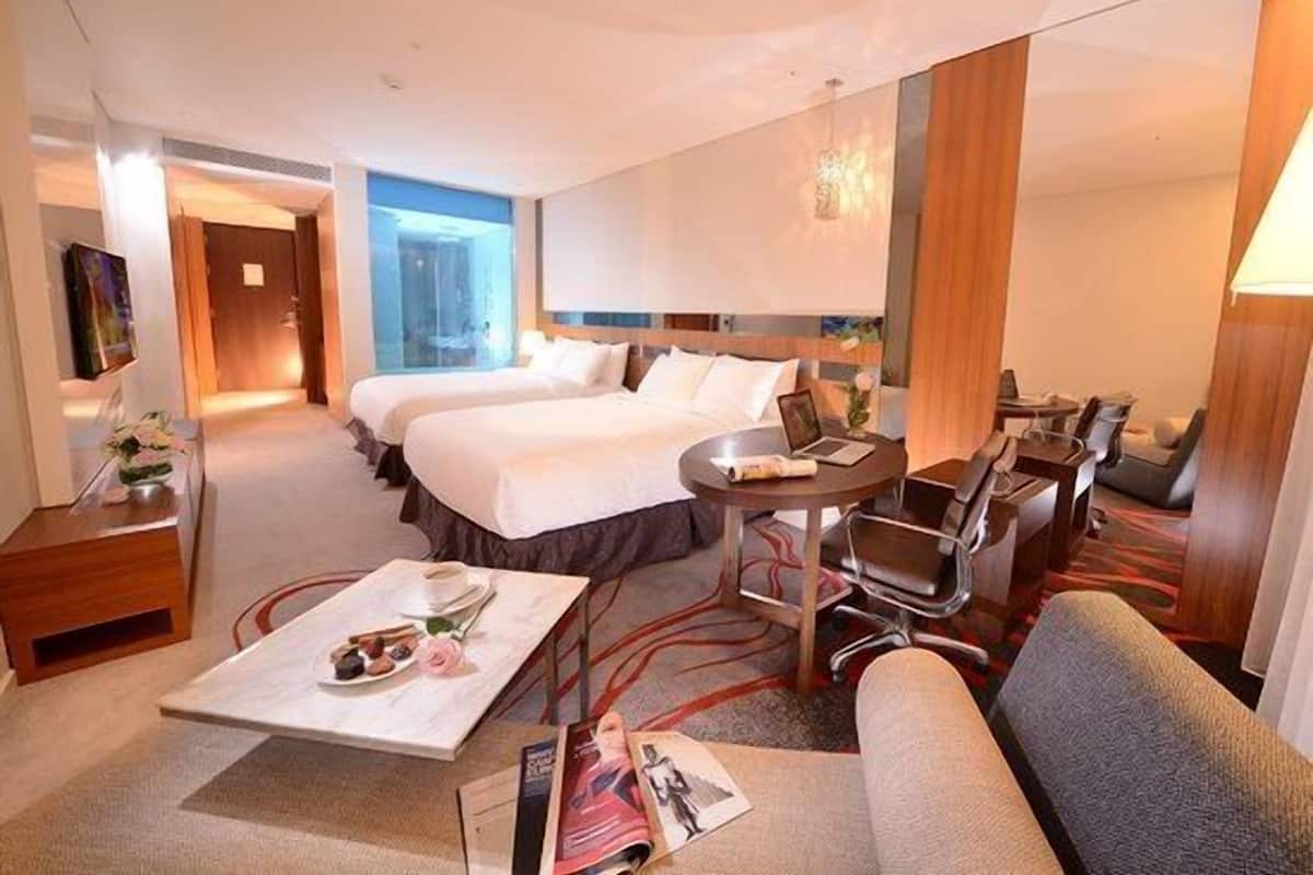 Minibar, in-room safe, desk, blackout drapes