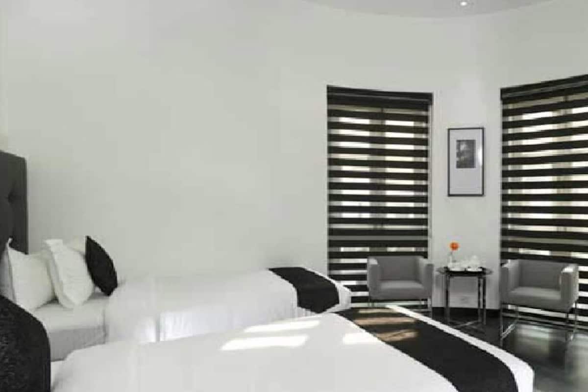 Kamar Deluks, pemandangan kota | Seprai premium, minibar, brankas, dan meja kerja