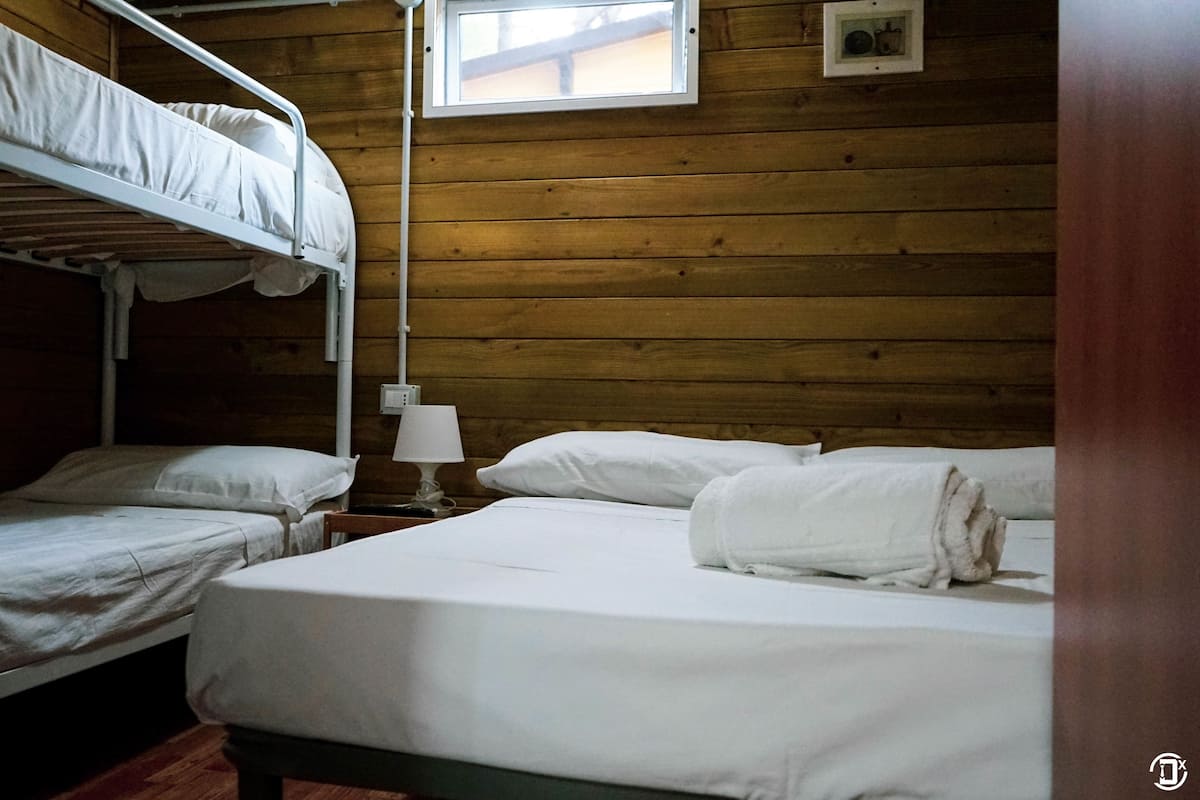 1 chambre, literie de qualité supérieure, couette en duvet d'oie