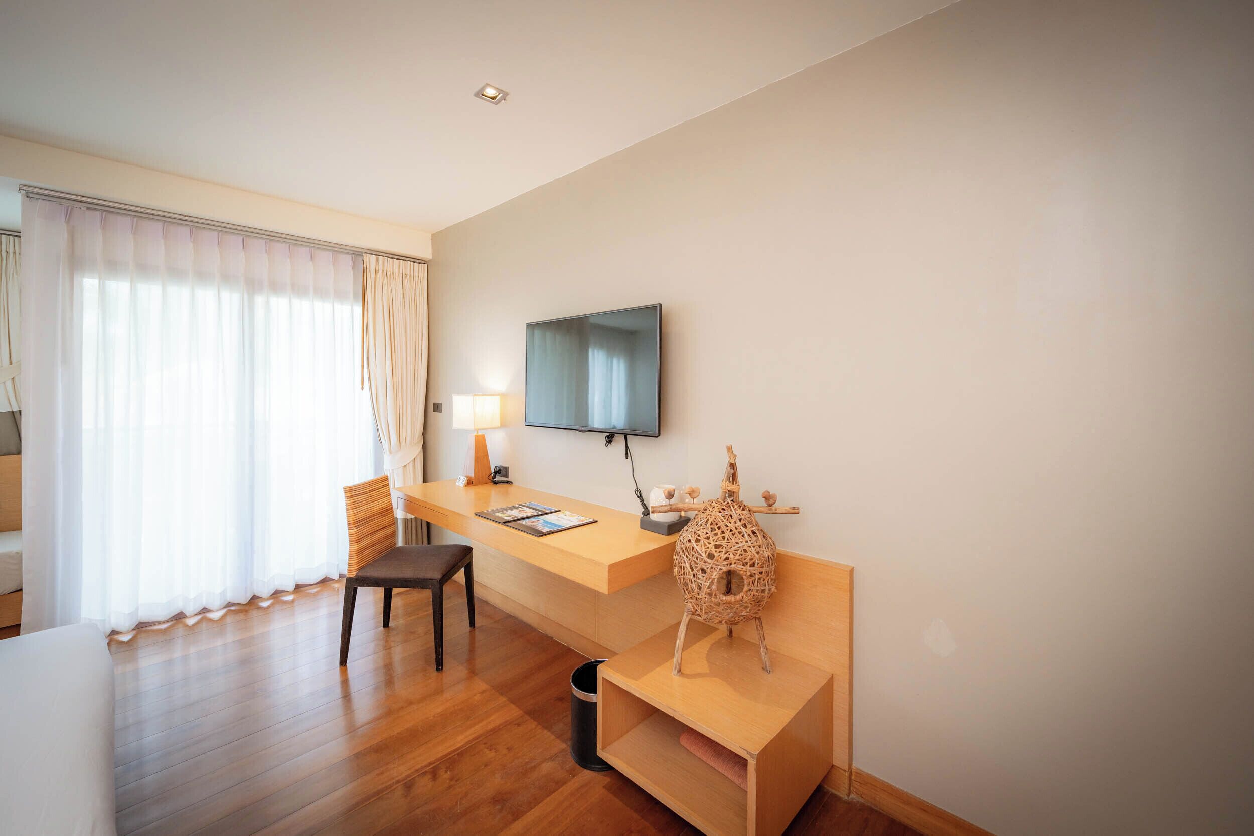 1 bedroom, minibar, in-room safe, desk