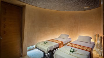 Salas de tratamientos para parejas, bañera de hidromasaje, baño turco