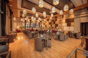 Daily buffet breakfast for a fee