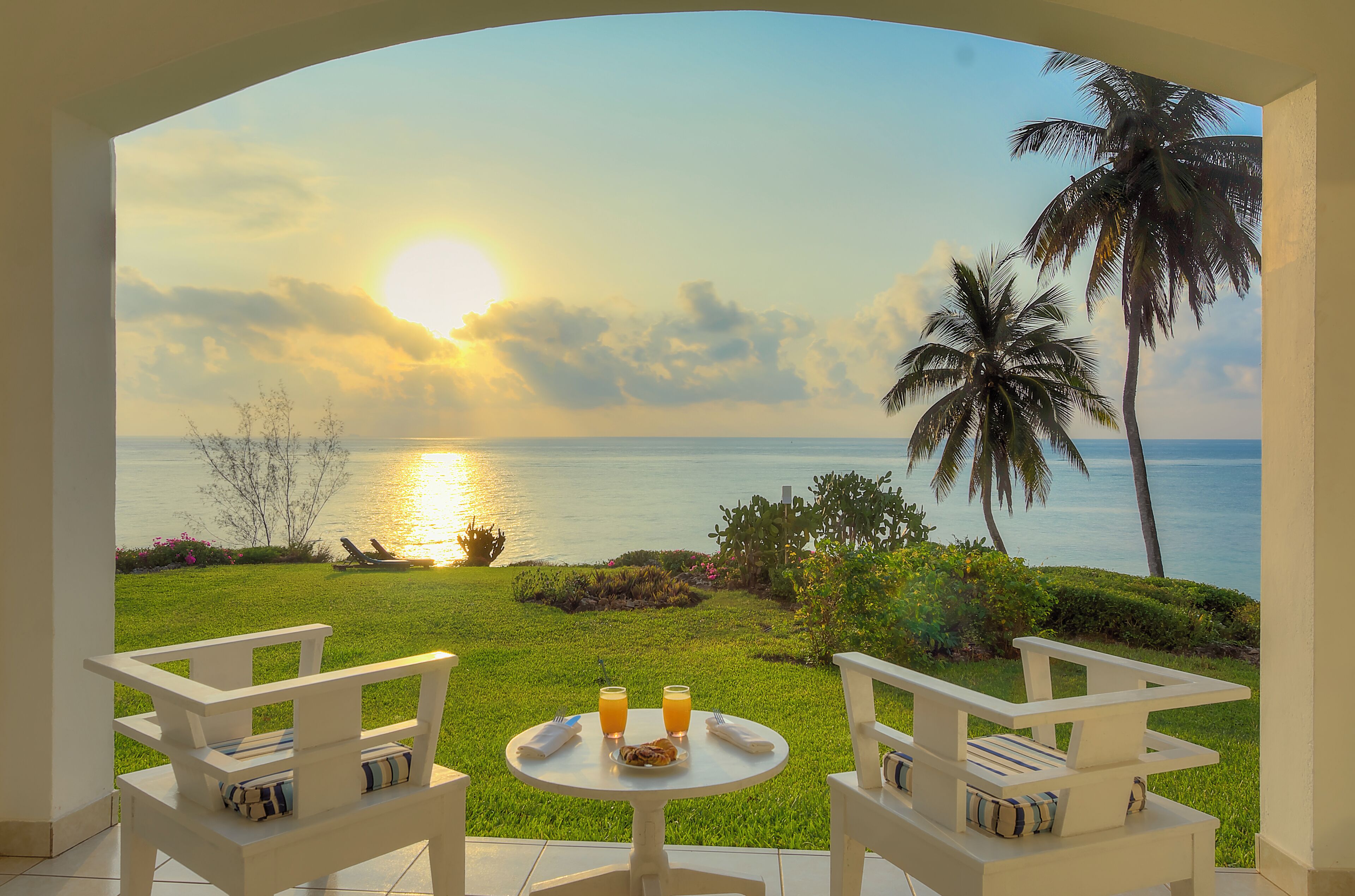 Sea View Room | Minibar, in-room safe, desk, laptop workspace