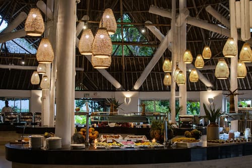Daily buffet breakfast for a fee