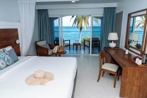 Minibar, caja fuerte, escritorio y espacio para trabajar con un portátil