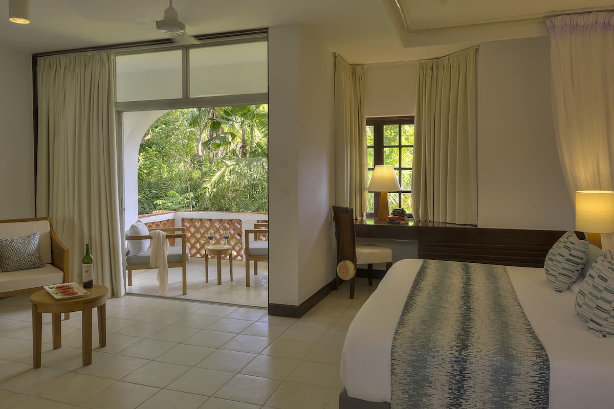 Bustani Garden | Minibar, in-room safe, desk, laptop workspace