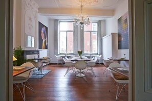 Petit déjeuner buffet servi tous les jours en supplément