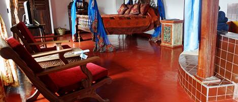 Romantic Suite, 1 King Bed, Balcony | Egyptian cotton sheets, premium bedding, Select Comfort beds