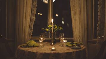 Lunch, dinner served; Scandinavian cuisine, sea views