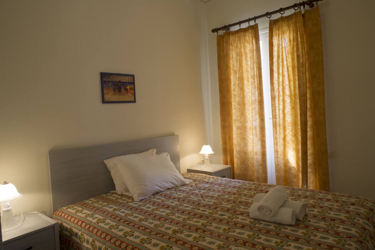 Soundproofing, free cots/infant beds, free WiFi