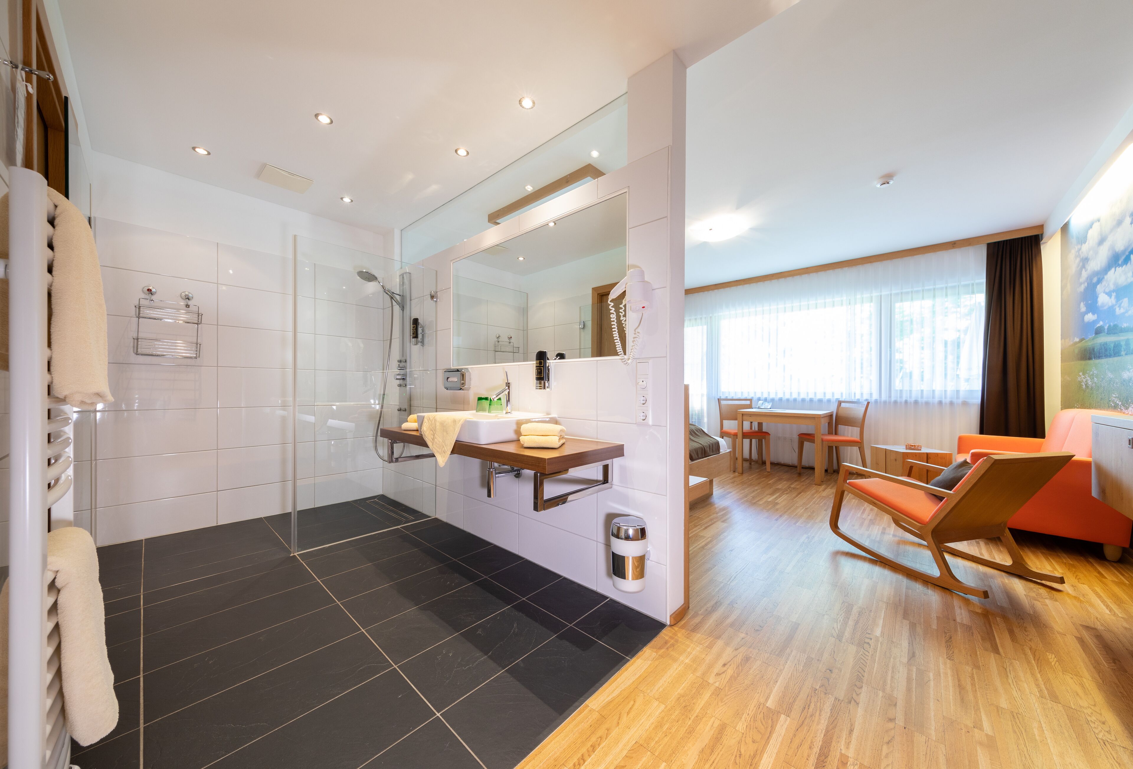 romantic room (water) | bathroom | free toiletries, hair dryer, bathrobes, towels