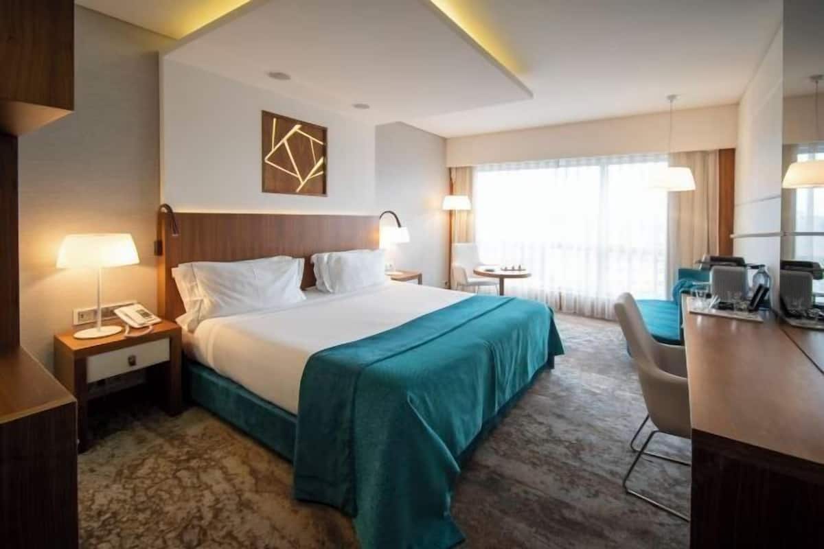 Ropa de cama de alta calidad y minibar