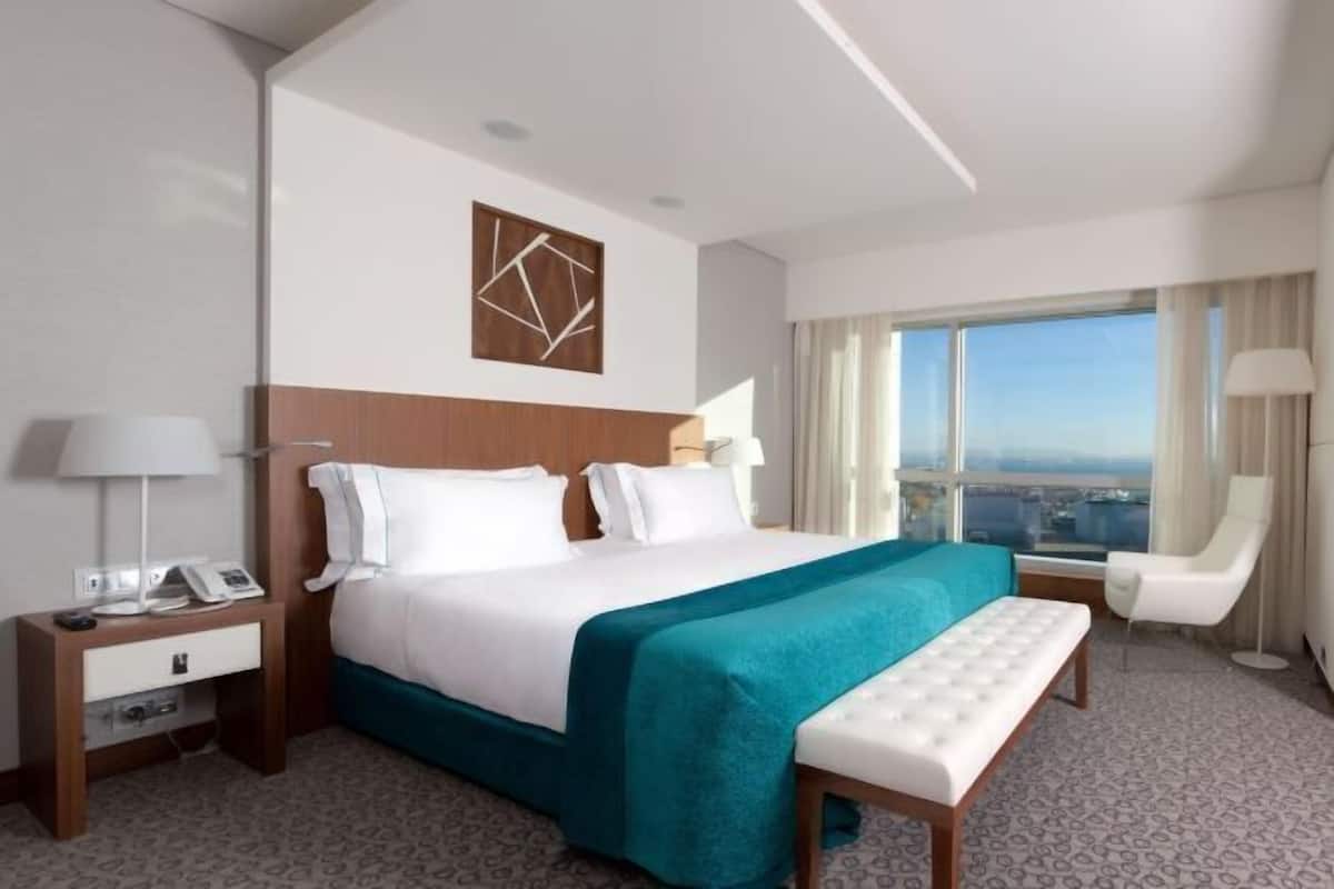 Ropa de cama de alta calidad y minibar