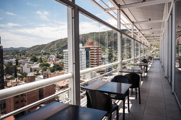 Breakfast, lunch and dinner served  - Amérian Carlos Paz (Villa Carlos Paz)