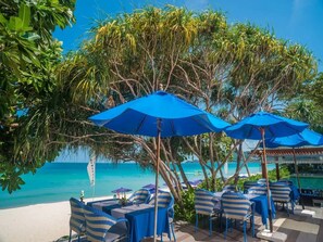 매일 뷔페 아침 식사 유료