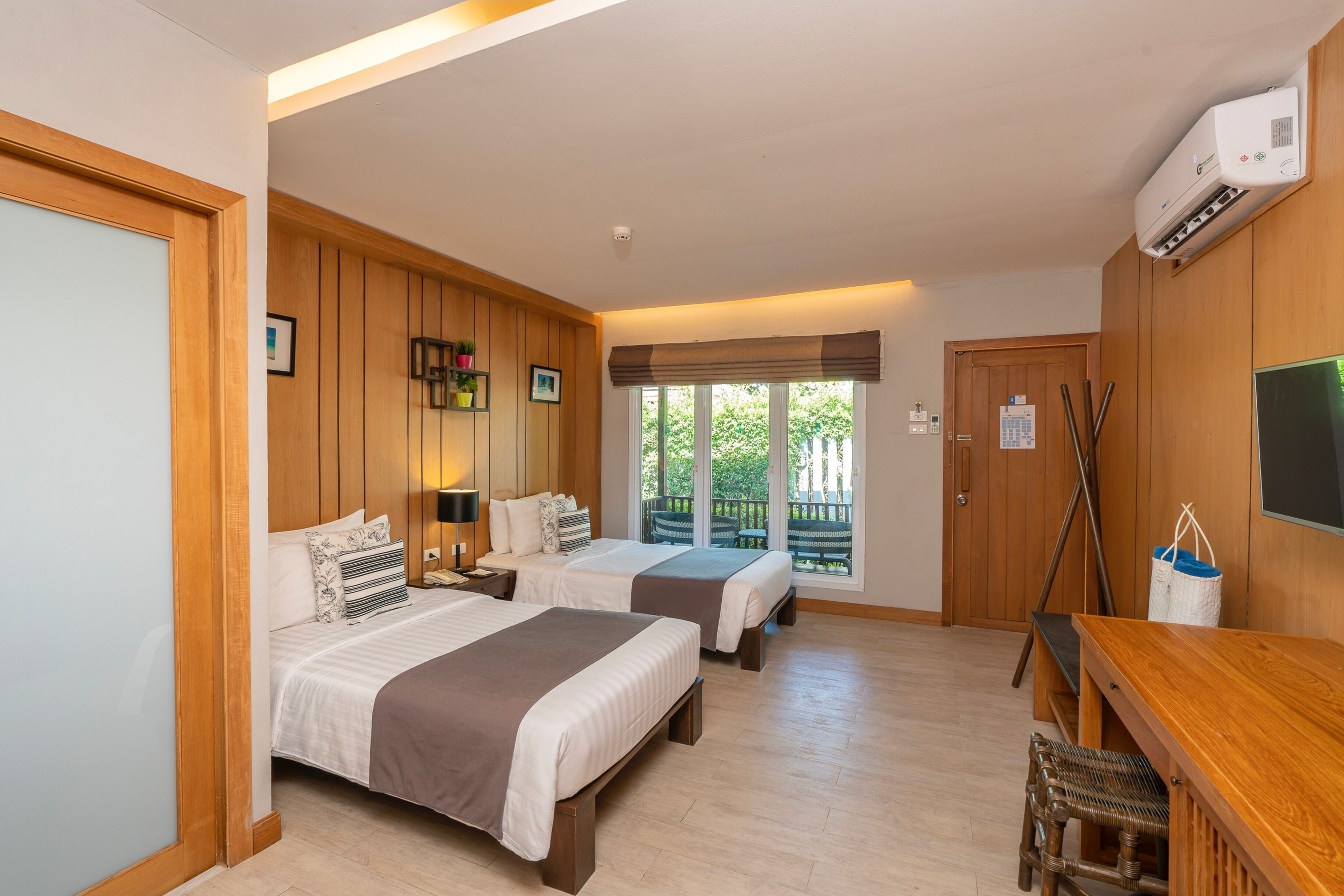Villa Connect Twin Bed | 1 bedroom, premium bedding, Select Comfort beds, minibar