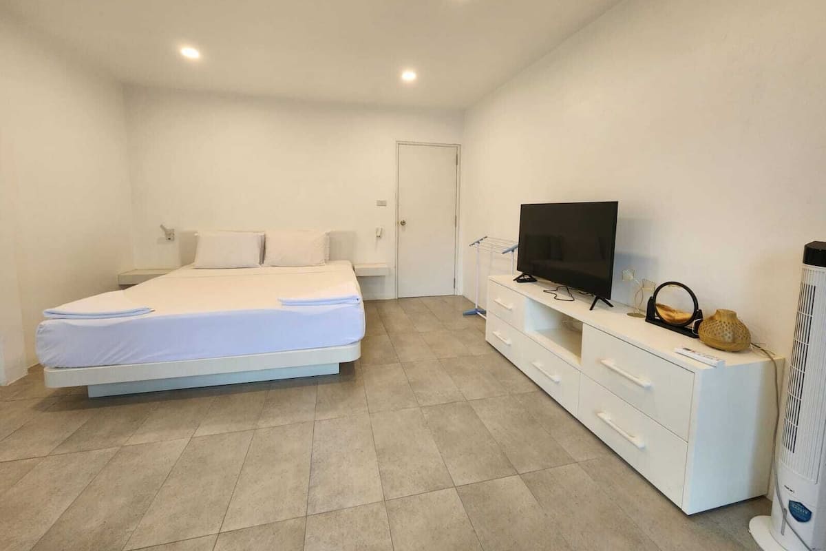 Bungalow, 1 Bedroom | 1 bedroom, minibar, in-room safe, blackout drapes