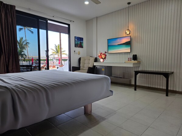 Family Room, Kitchen, Sea View