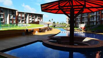 Khu ẩm thực ngoài trời