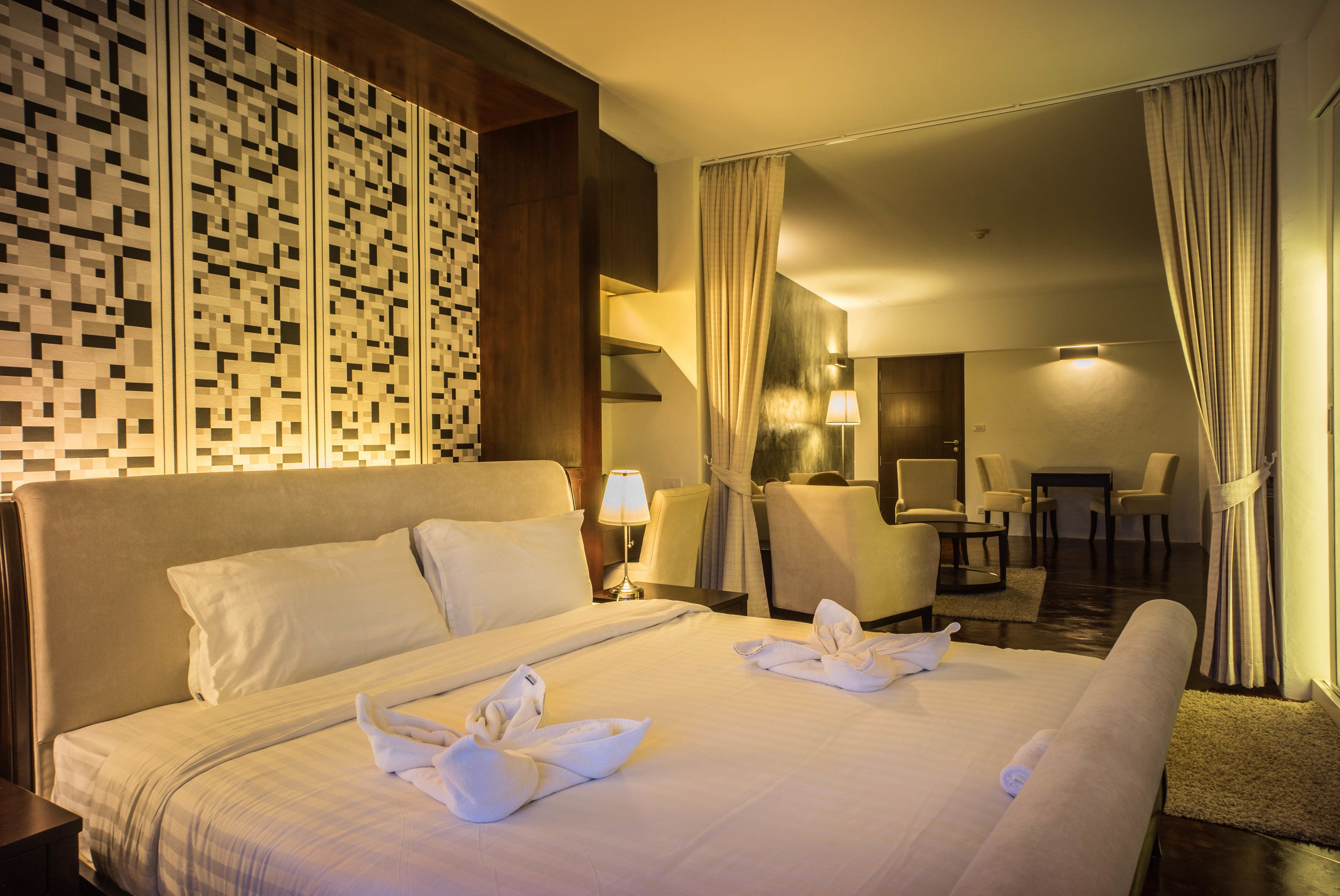 Grand Suite, 1 Bedroom | Individually furnished, desk, free WiFi, bed sheets