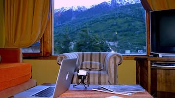 Departamento 4 | Área de sala de estar | Televisión de pantalla plana