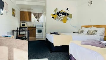 1 habitación, decoración personalizada y muebles diferentes