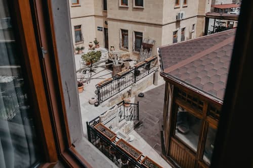 Deluxe Double Stone Room | Ausblick vom Zimmer