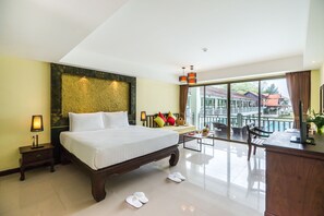 Deluxe Pool View | 客房景观