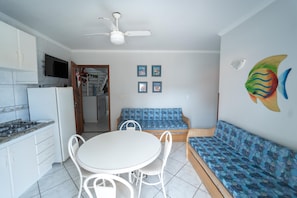 Apartamento, varias camas, no fumadores | Cocina privada | Frigorífico, microondas, placa de cocina y utensilios de cocina