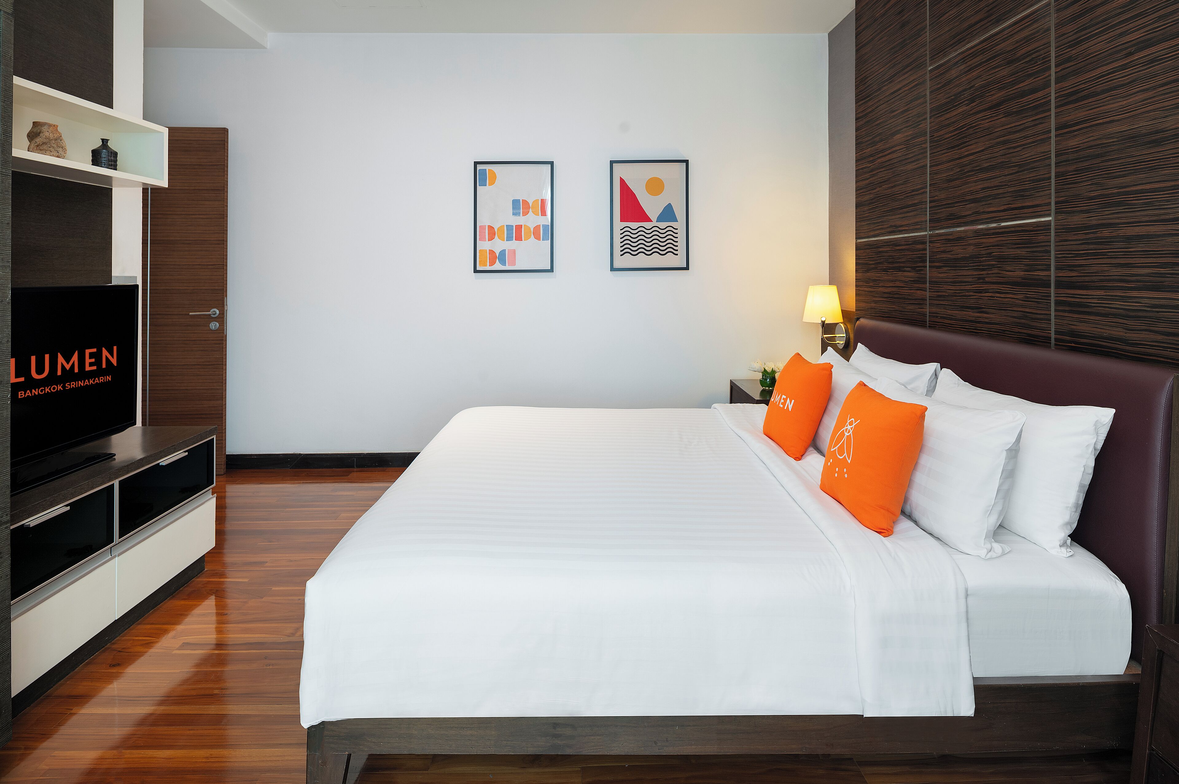 1 bedroom, frette italian sheets, premium bedding, select comfort beds