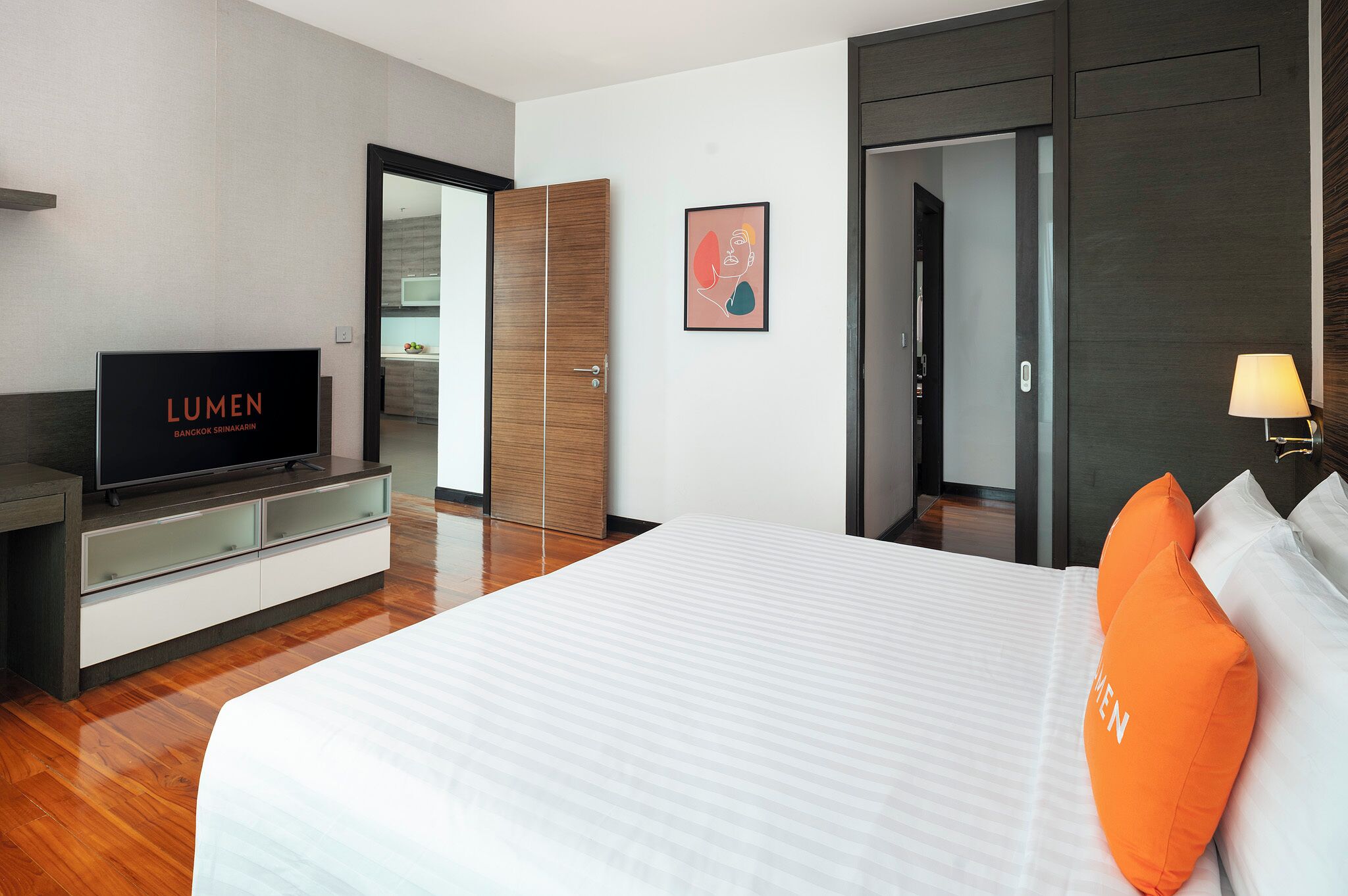 1 bedroom, frette italian sheets, premium bedding, select comfort beds