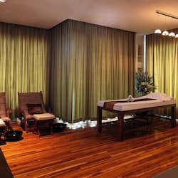 Sauna, tina de hidromasaje, baño de vapor y aguas termales