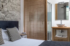 Standard Double Room | Individually decorated, desk, blackout drapes, free WiFi