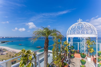 Beachside Condominium