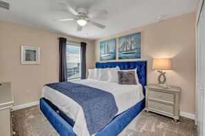 7 habitaciones, tabla de planchar con plancha y internet 