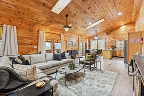 Smart-TV, Kamin, Tischfußball