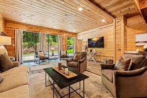 Smart-TV, Kamin, Tischfußball